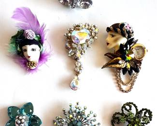 6 New Pins, 1 With Watch, 1 With Tags & Hair Clip
Lot #: 175