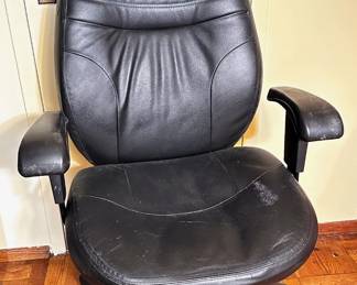 Rolling Office Adjustable Chair
Lot #: 193