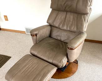 Dutailier Glider & Ottoman