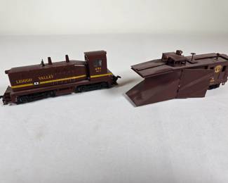 HO/NO Scale Train Cars