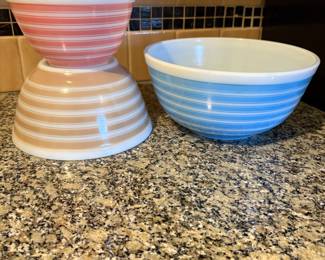 Pyrex Nesting Bowls