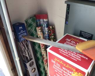 Christmas paper, white light up tree