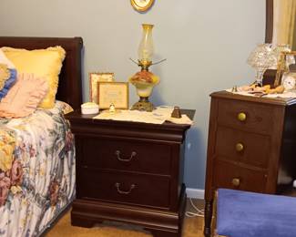 Cherry Bassett Night Stand , Gone with the wind lamp