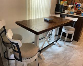 Farmhouse Counter Height Table and four swivel Bar stools 