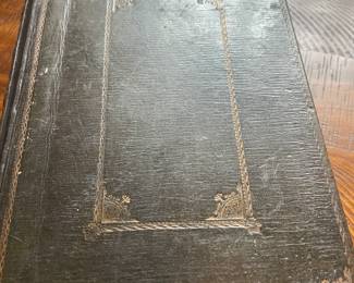 Antique 1810 Bible in excellent condition