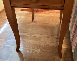 Ethan Allen Country Colors End Table
