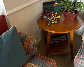Ethan Allen Country Round End Table