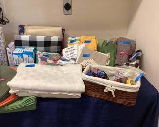 Tablecloth, runners, napkins, napkin, rings, and more