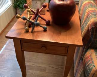 Ethan Allen Country Colors End Table