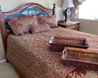 Liz Claiborne queen set