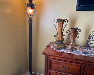 Ashley floor lamp & table lamp set