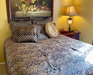 A lot of bedding sets!