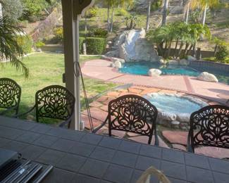 4 wrought iron barstools 