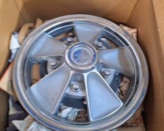 Hub caps 