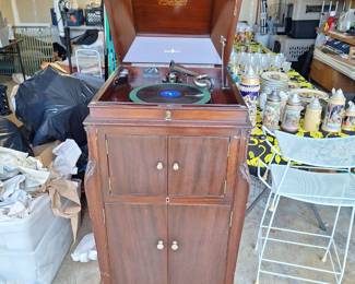 Antique  victrola 150 dollars