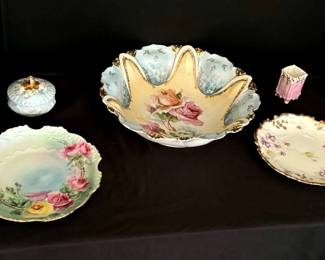 "Antiques & Heirlooms" in Evans, GA. Starts Closing Sat 2/22 at 8pm. Pickup is Mon 2/24 from 1-6pm. Shipping is available. Check out the entire sale: https://ctbids.com/estate-sale/33888&nbsp;