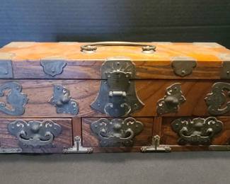 "Antiques & Heirlooms" in Evans, GA. Starts Closing Sat 2/22 at 8pm. Pickup is Mon 2/24 from 1-6pm. Shipping is available. Check out the entire sale: https://ctbids.com/estate-sale/33888&nbsp;