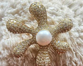 A large 18k diamond pave Pearl brooch. 