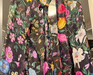 Classic vintage Gucci silk blouse. 