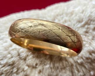 Vintage textured 14 karat bangle bracelet.
