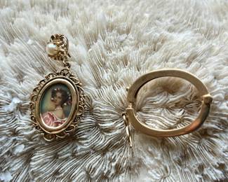 Various 14 karat pieces.