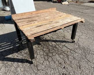 ROLLING TABLE