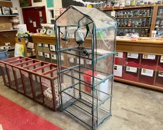 3 MINI GREENHOUSES