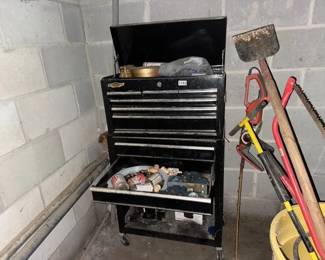 TOOL CHEST AND CONTENTS