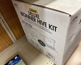 DELUXE BEGINNER HIVE KIT