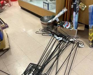 FLAG GARDEN STAKES, UMBRELLAS, YARD DECOR, ETC.