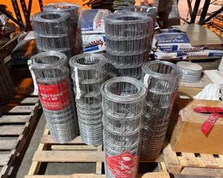 LOT OF WIRE FENCING