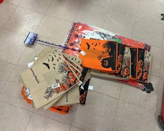 VARIOUS HALLOWEEN BAGS, ETC.