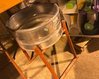 TARTER GALVINIZED TUB 24 AND STAND