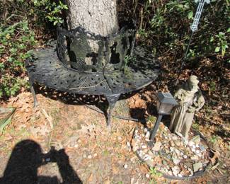 Cast aluminum round tree bench