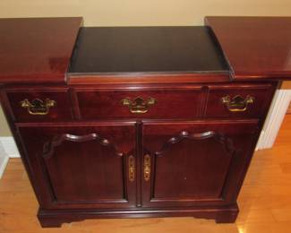 Drexel Heritage server/bar
