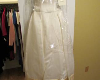 Never worn Vera Wang wedding dress