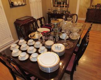 Kincaid cherry table & 8 chairs
