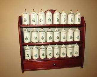 Wonderful Lenox spice set
