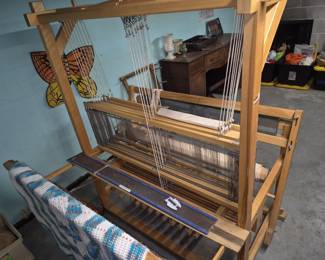 Large loom