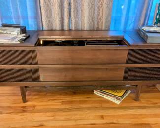 MCM Stereo cabinet