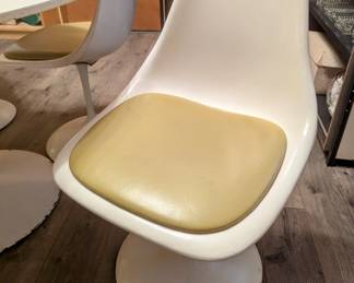 MCM Burke Tulip Table and Chairs is great shape