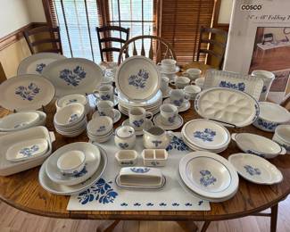 Pfaltzgraff Set Yorktowne pattern
