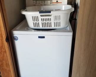 Maytag washing machine with stainless steel drum