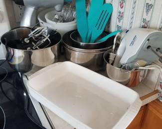 Stand mixer, hand mixers, mixing bowls