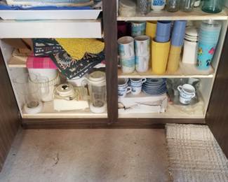 Plastic ware & serveware; Tupperware