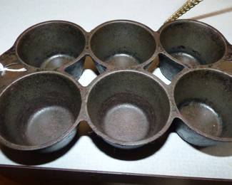 Griswold Cast Iron Muffin Pan