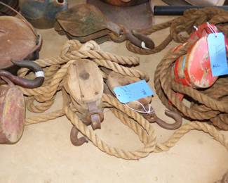 Wooden block & tackle