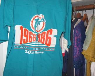 Lynn Dolphins T shirt