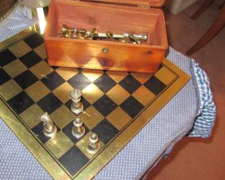 Lynn chess set with board