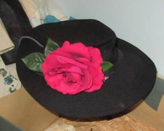 Lynn hat with flower